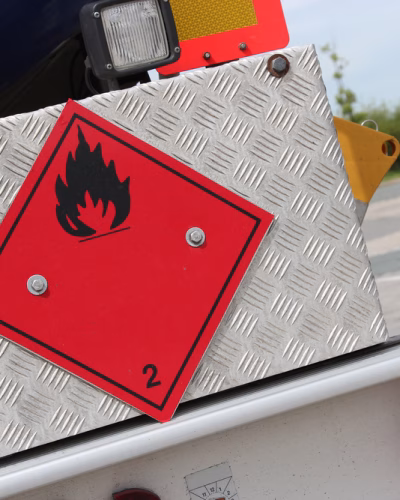 ADR’li Tehlikeli Madde Taşımacılığı ve Depolama: Güvenlik Standartları